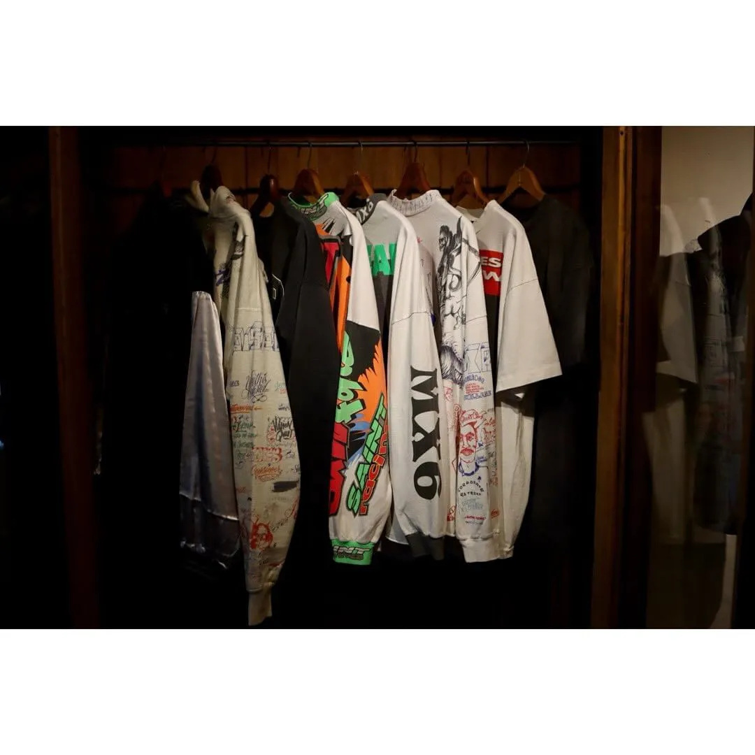SAINT MICHAEL 24SS SAINT FORCE L/S TEE New Racing Retro Long Sleeve Off-white S-XL Front, left and right sleeves, even ribs are printed. There are more than 30 sets of samples in total. They are extremely complicated and all are oversized screen versions. Ready-made garments are washed and worn with Vintage value.